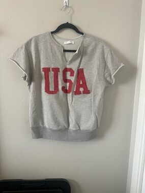 Ces Femme Gray Short Sleeve Sweatshirt Tee with Red USA Applique